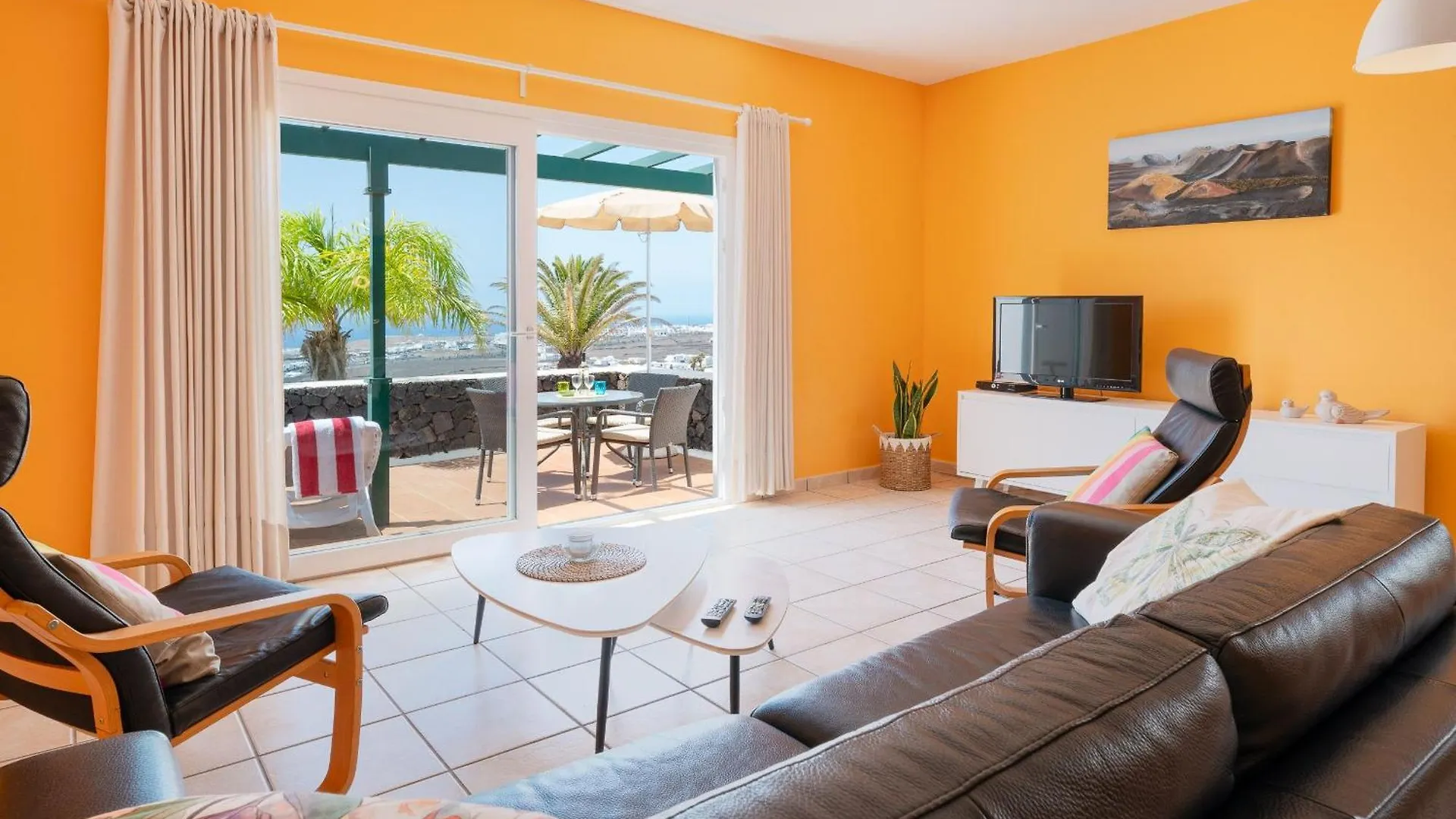 Apartment Mit Meerblick In Ruhiger Lage Tias